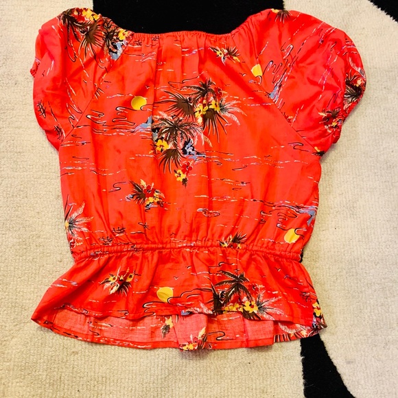 NWOT Reformation Beach Print cropped top. Xsmall. - Picture 7 of 11